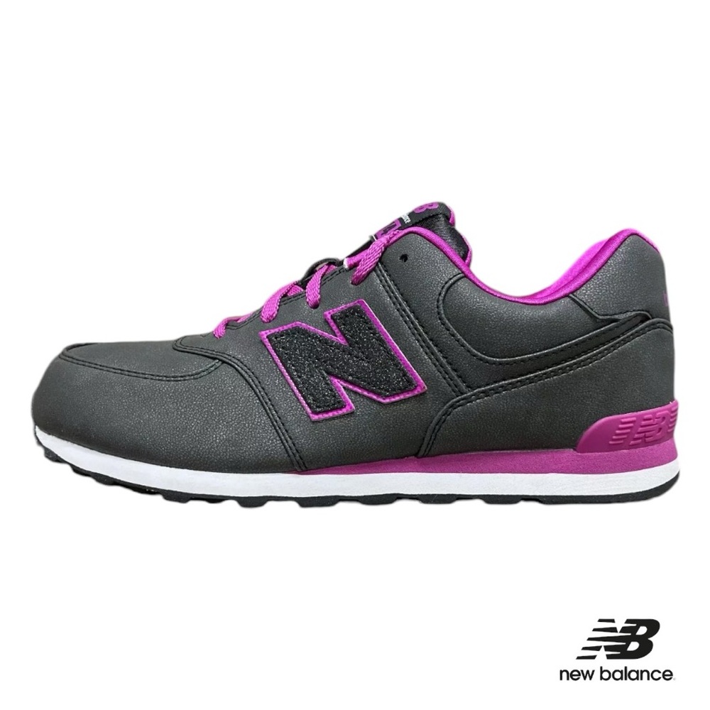 New Balance Women's Sneakers - Black and Pink